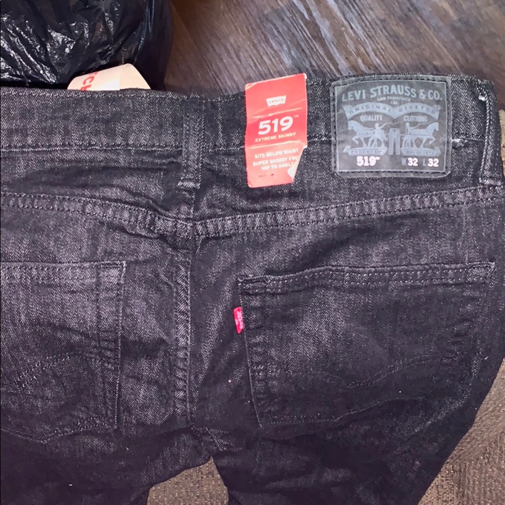 Levi’s 519 skinny black jeans